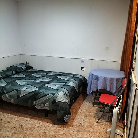 Habitacion Tranquila Y Familiar Madrid Kültér fotó