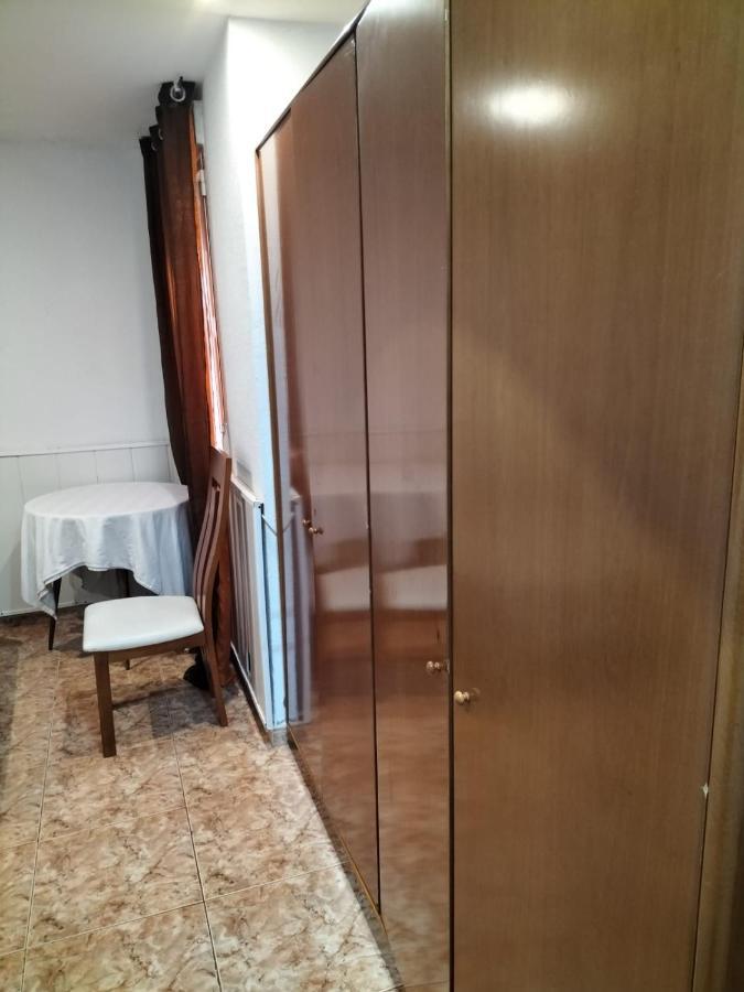 Habitacion Tranquila Y Familiar Madrid Kültér fotó